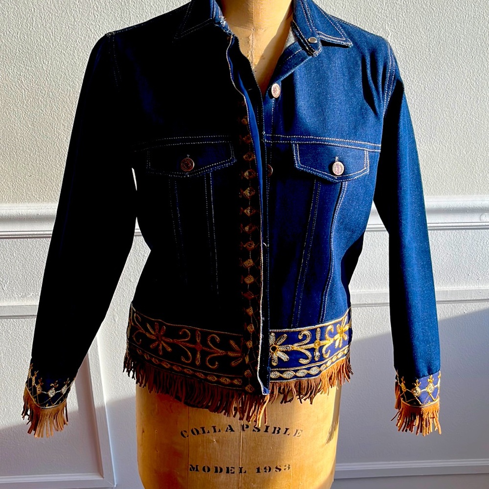 Pushcart (Argentina) small embroidered blue Jean jacket